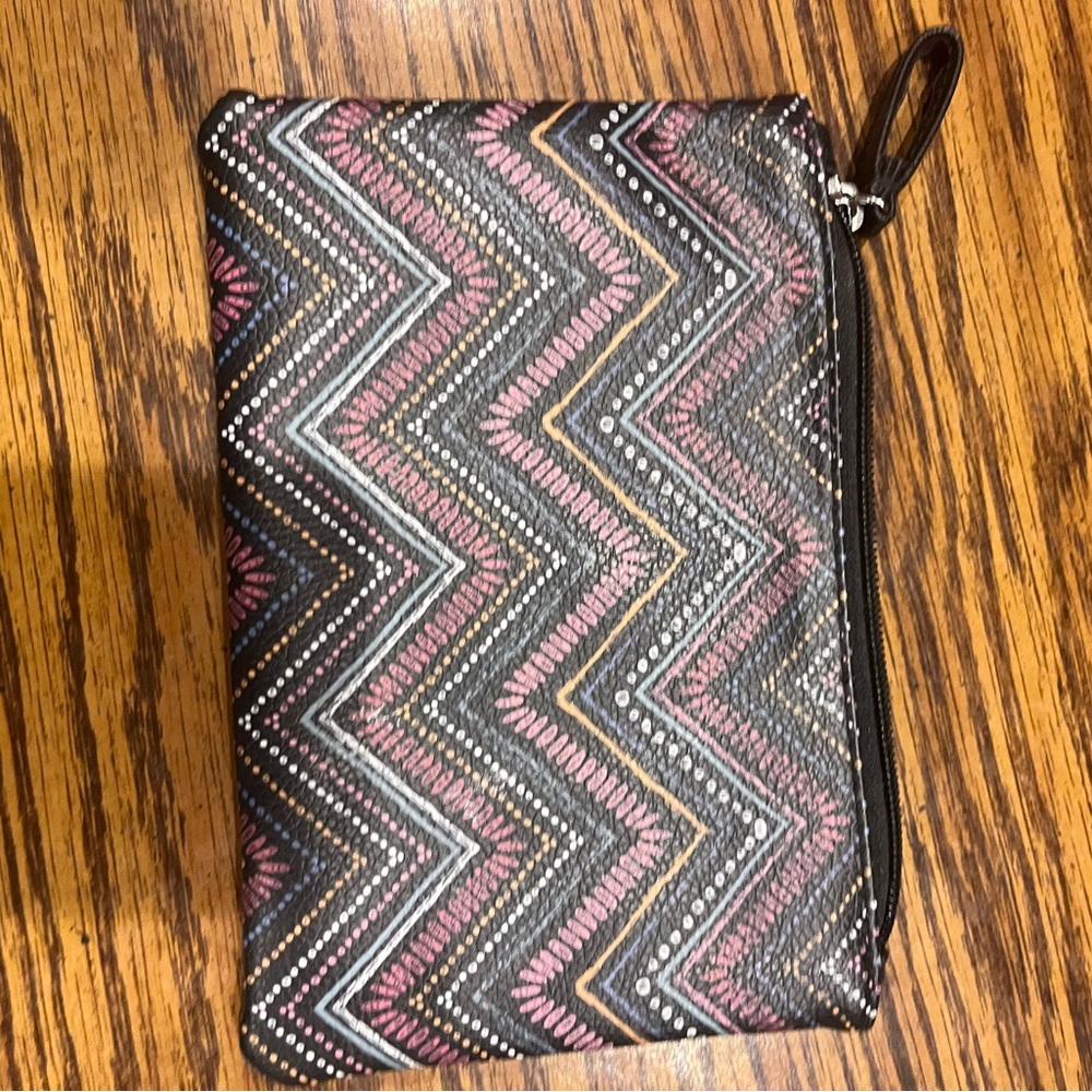 Chevron Patterned Zipper Pouch